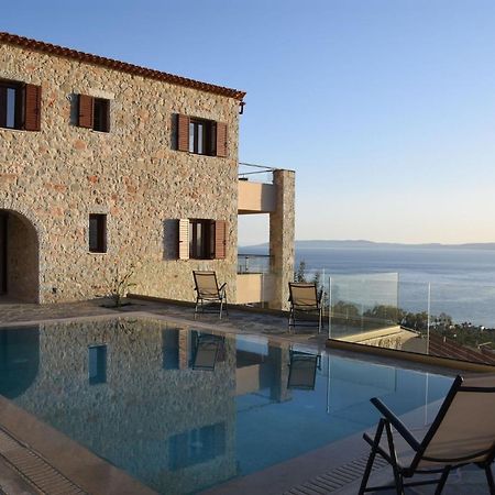 Villa Dafni - Infinite Sea Vistas With Private Pool Kalamata Luaran gambar